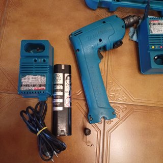Taladro Makita 6012 HD a batería