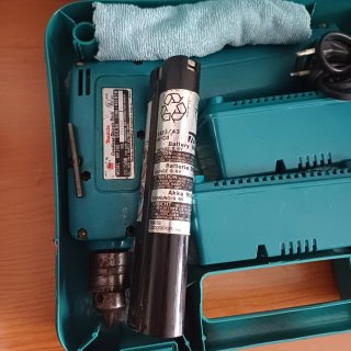 Taladro Makita 6012 HD a batería