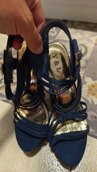 Sandalias de tacón azul talla 38