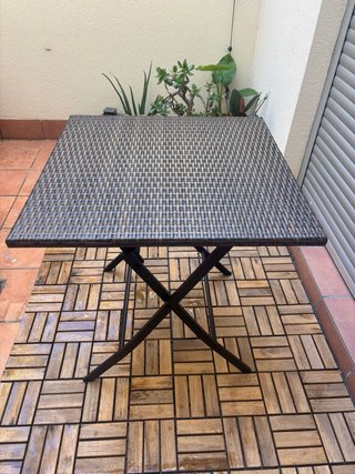 Mesa y 2 sillas terraza ratán plegables