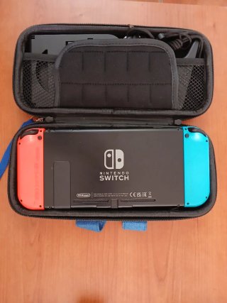 Nintendo Switch con Funda De Mario