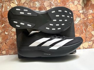 Zapatillas Adidas Adizero Negras y Blancas