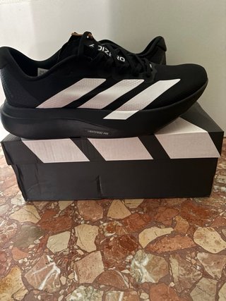 Zapatillas Adidas Adizero Negras y Blancas