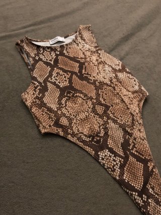 Body Bershka estampado piel serpiente