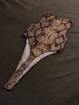 Body Bershka estampado piel serpiente