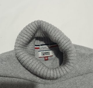 Jersey Cuello Vuelto Tommy Jeans Gris – Talla M