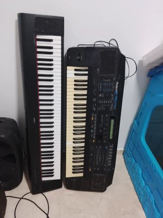 Tastiere musicali Roland E-70 e Yamaha NP-32