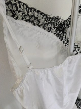 Top lencero blanco encaje asimétrico T. L