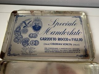 Scatola in Latta Mandorlato Garzotto Vintage