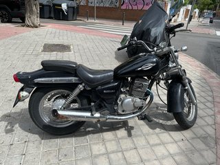 Suzuki Marauder 125cc Negra