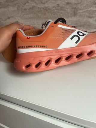 Zapatillas On Running Naranja y Blanco