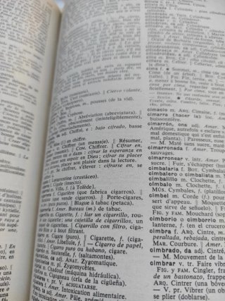 Dictionnaire Moderne Francés español.
