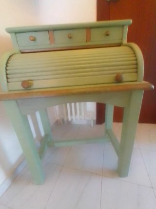 Mueble escritorio con apertura acordeón