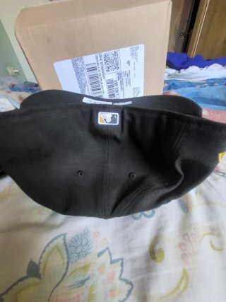 Gorra New Era Negra y Dorada