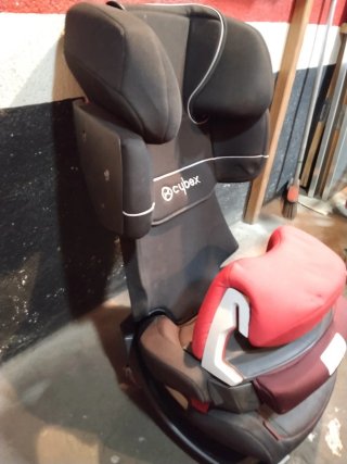 Silla de coche Cybex negra y roja