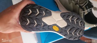 Zapatillas Hoka Verdes y Blancas