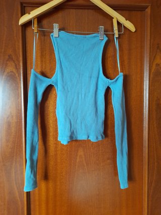 TOP HOMBROS DESCUBIERTOS PULL&BEAR