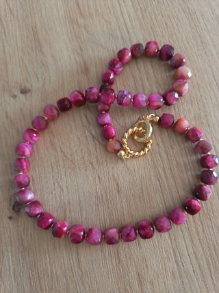 Collana con occhio di tigre rosso