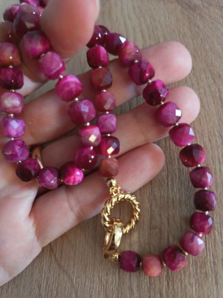 Collana con occhio di tigre rosso