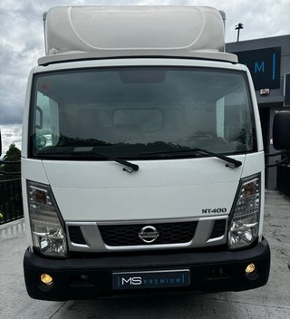 Nissan NT400 CABSTAR 136CV | CAJA PAQUETERA | PLATAFORMA PALFINGER | 6 VELOCIDADES