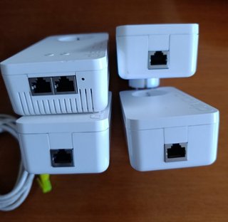 Pacchetto 4 Devolo WiFi 1200+ PLC