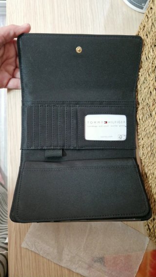 Cartera Tommy Hilfiger Negra