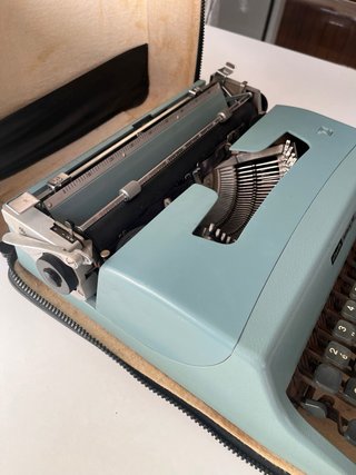 Máquina de escribir Olivetti Lettera 32