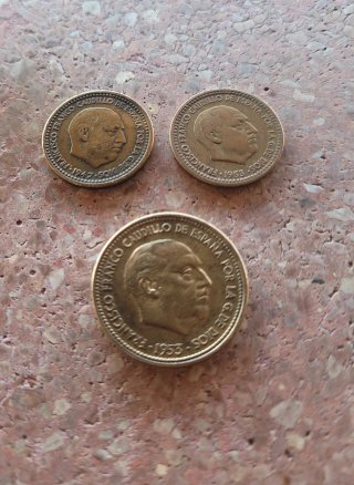 Lote Pesetas Franco 1947, 1953 estrellas visibles.