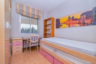 Piso en alquiler en Polígono Cartuja – La Paz en Granada