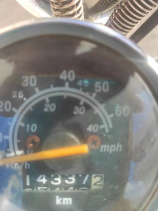 Moto Scooter Cooltra Cruiser Negra y Blanca 50 c