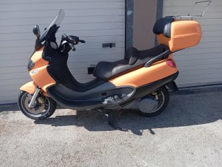 Piaggio X9 500 Naranja