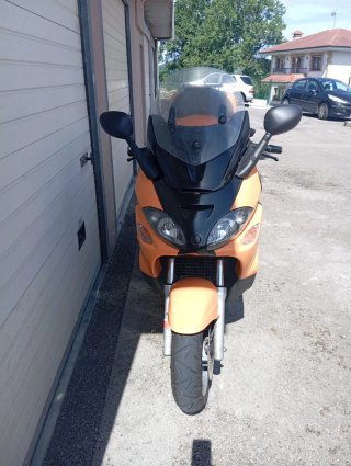 Piaggio X9 500 Naranja