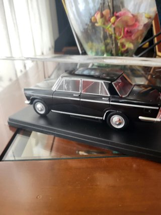Maqueta SEAT 1500 1971 Negra