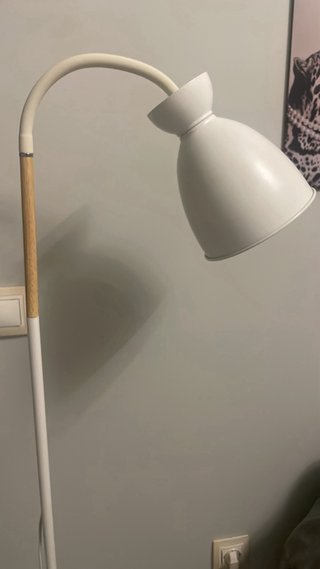Lámpara de pie moderna Amazon