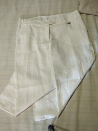 Pantalón de lino blanco roto. T.40