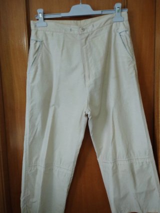 Pantalón de lino blanco roto. T.40