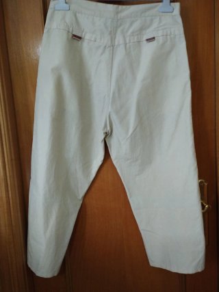 Pantalón de lino blanco roto. T.40