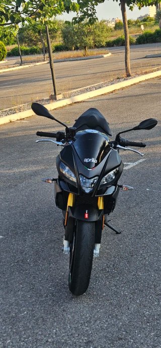 Aprilia Tuono V4 1100
