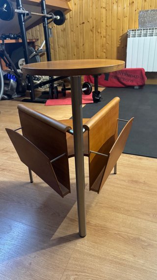 Mesa auxiliar revistero madera y metal