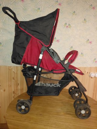 Silla de paseo Hauck roja