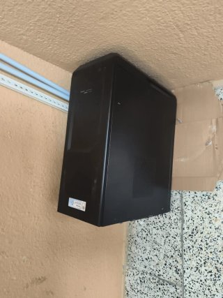 Torre Computer Nera