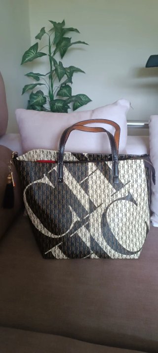 Bolso Carolina Herrera CH Beige y Marrón