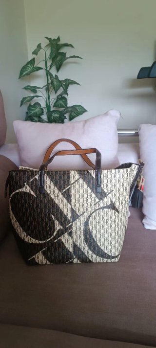 Bolso Carolina Herrera CH Beige y Marrón