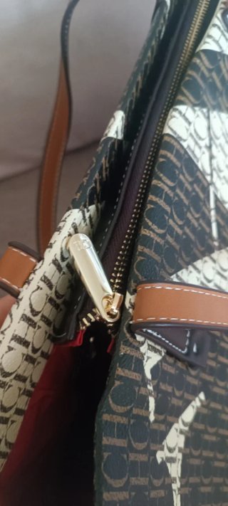 Bolso Carolina Herrera CH Beige y Marrón