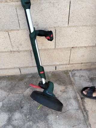 Tagliasiepi a batteria Bosch