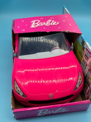 Macchina scoperta rosa per bambole Barbie con 2 posti, ruote girevoli e dettagli realistici