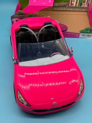Macchina scoperta rosa per bambole Barbie con 2 posti, ruote girevoli e dettagli realistici
