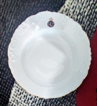Vajilla Inglesa + Cristalería Bohemia + Cubertería