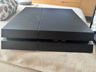 PS4 500GB Negra + 4 Mandos y 2 Juegos