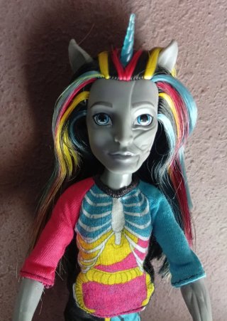 Monster High Neighthan Rot Fusión Híbrido